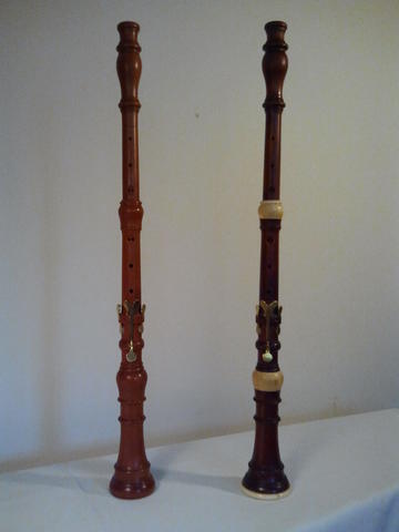 Vas Dias copies of Stanesby Sr. oboes in boxwood, with and without ivory trim